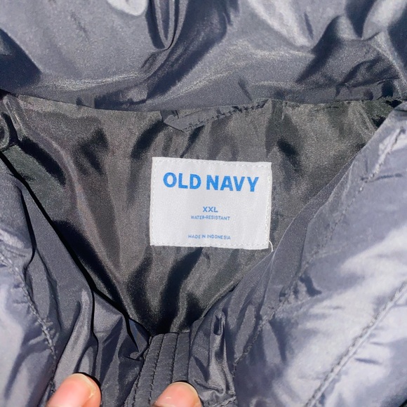 Grey and silver puffer vest - Picture 3 of 3